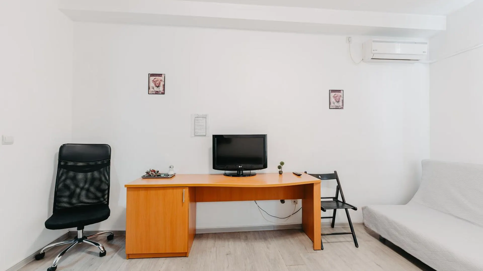 Studio Piata Amzei Nr.1 Bucharest Romania